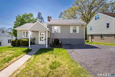 42 Coppola Terrace, Derby, CT 06418 - Photo 3
