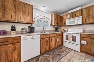39 Marita Dr, Waterbury, CT 06705 - Photo 19