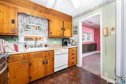 189 Bee Street, Meriden, CT 06450 - Photo 11