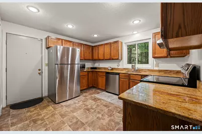 22 Walts Hill, Bloomfield, CT 06002 - Photo 7
