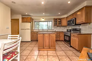 397 Butternut Ct, Orange, CT 06477 - Photo 5