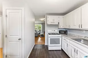 255 Williamstown Ct, Newington, CT 06111 - Photo 9