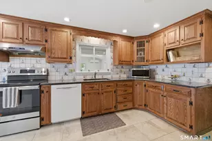 48 Brainard Rd, West Hartford, CT 06117 - Photo 7