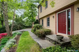 16 Sunfield Ln, West Hartford, CT 06107 - Photo 3