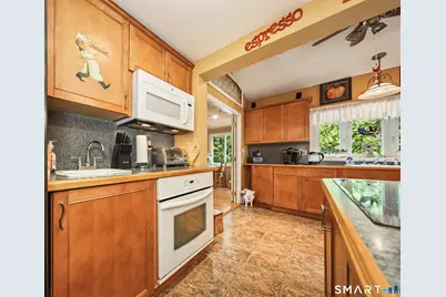214 North Hoadley Street, Naugatuck, CT 06770 - Photo 13