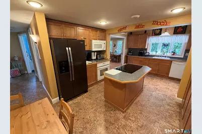 214 North Hoadley Street, Naugatuck, CT 06770 - Photo 13