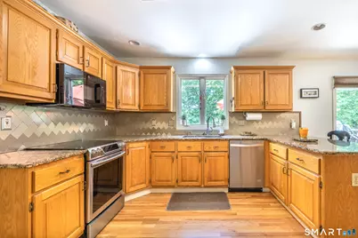 17 Sweet Meadow Road, Newtown, CT 06470 - Photo 5
