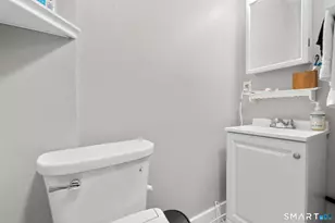60 Washington Cir, West Hartford, CT 06110 - Photo 25