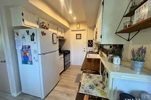 60 Plainfield Ave, West Haven, CT 06516 - Photo 9