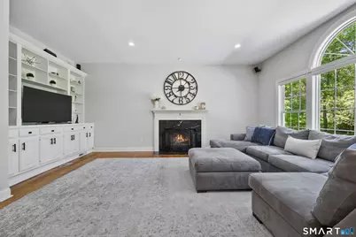 32 Juhasz Road, Norwalk, CT 06854 - Photo 11