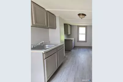 28 Second Avenue #2 Rear, Waterbury, CT 06710 - Photo 3