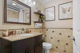 37 Kingswood Dr, New Haven, CT 06513 - Photo 21