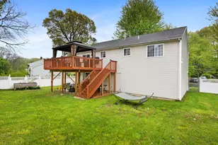 37 Kingswood Dr, New Haven, CT 06513 - Photo 27