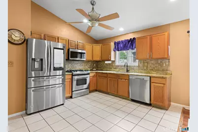 37 Kingswood Drive, New Haven, CT 06513 - Photo 11