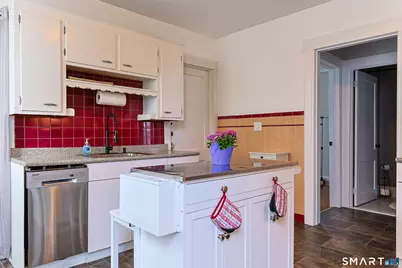 17 May Street, West Haven, CT 06516 - Photo 9