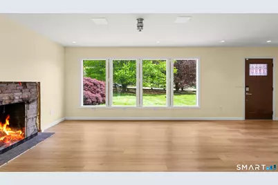 846 Vauxhall St Extension, Waterford, CT 06375 - Photo 5