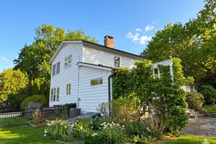 28 Orchard St, Stonington, CT 06378 - Photo 3