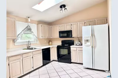 9 Brittany Lane, Naugatuck, CT 06770 - Photo 3