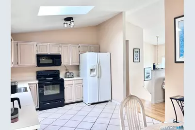 9 Brittany Lane, Naugatuck, CT 06770 - Photo 5