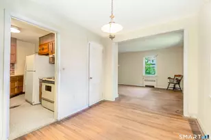 92 Evelyn St, Trumbull, CT 06611 - Photo 7