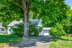 92 Evelyn St, Trumbull, CT 06611 - Photo 3
