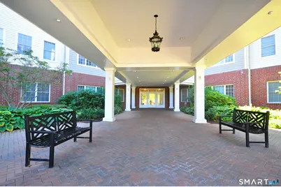 1 King Philip Drive #218, West Hartford, CT 06117 - Photo 3