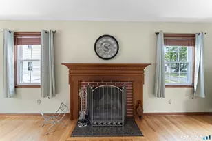 8 James St, Windsor Locks, CT 06096 - Photo 7