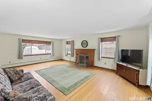 8 James St, Windsor Locks, CT 06096 - Photo 5