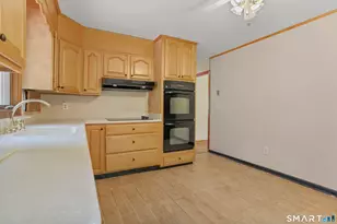 18 Dawn St, Fairfield, CT 06824 - Photo 11