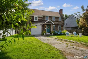 79 Fairfield Pl, Fairfield, CT 06824 - Photo 3