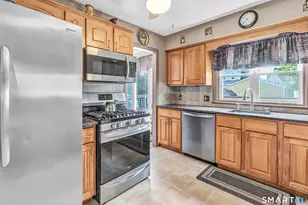 543 Woodstock Ave, Stratford, CT 06614 - Photo 21