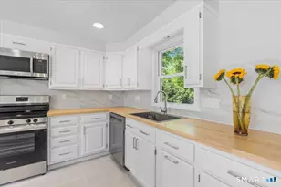 47 London Ln, Stamford, CT 06902 - Photo 11