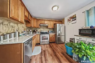 228 Oakville Ave, Waterbury, CT 06708 - Photo 9