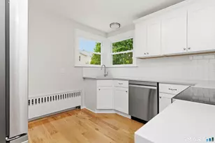 704 High St, Naugatuck, CT 06770 - Photo 9