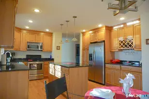 33 Knoll Ridge Ct, Middletown, CT 06457 - Photo 11