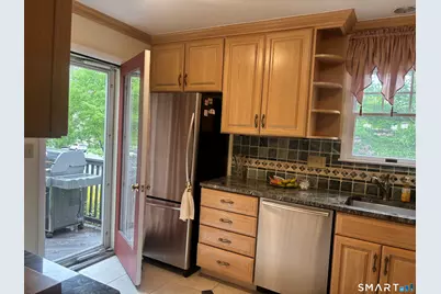 33 Brittania Drive, Danbury, CT 06811 - Photo 3