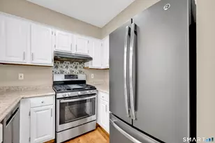 72 Kingfisher Cir, South Windsor, CT 06074 - Photo 9