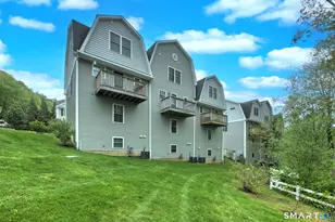 10 Barnum Ct, Bethel, CT 06801 - Photo 3
