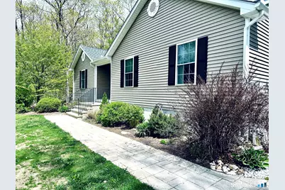 29 Logan Lane, Thompson, CT 06277 - Photo 3