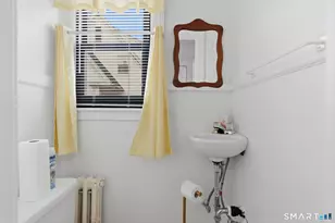 30 Walter Pl, East Hartford, CT 06108 - Photo 29