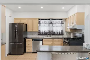 30 Walter Pl, East Hartford, CT 06108 - Photo 17
