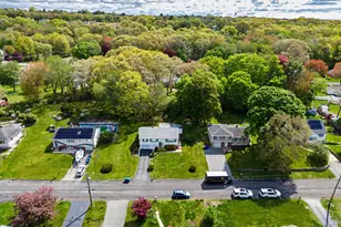 23 Rockwood Dr, Waterford, CT 06385 - Photo 3