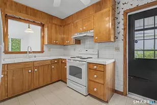 23 Rockwood Dr, Waterford, CT 06385 - Photo 11