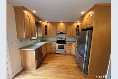 30 Round Tree Drive #6, Naugatuck, CT 06770 - Photo 9