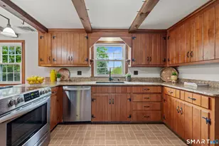 10 Stonegate Dr, Portland, CT 06480 - Photo 5
