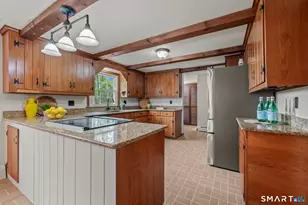 10 Stonegate Dr, Portland, CT 06480 - Photo 9