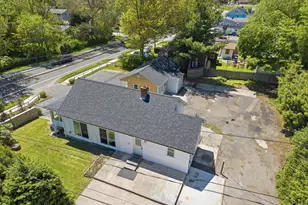 276 Shore Rd, Old Lyme, CT 06371 - Photo 3