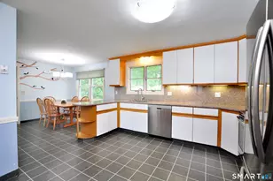 44 Miamis Rd, West Hartford, CT 06117 - Photo 13