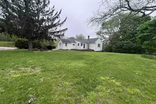 136 Lillibridge Ave, Voluntown, CT 06384 - Photo 3
