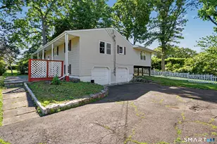 27 Karen Dr, Norwalk, CT 06851 - Photo 3